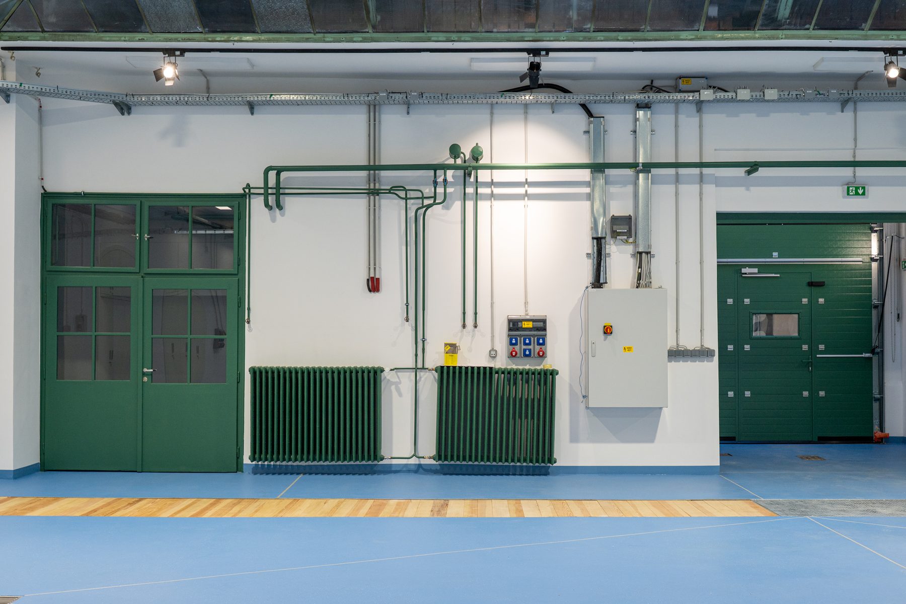 Felújított gépészeti és elektromos falszakasz a BME Vízlaborban