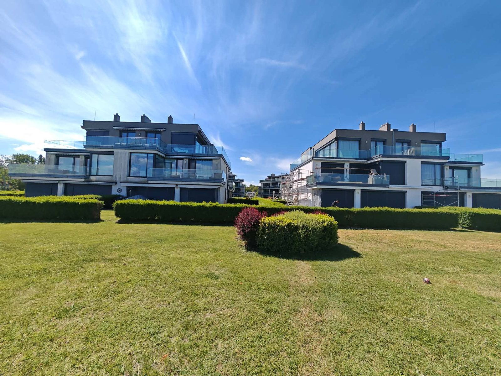 Siófok Arany Apartmanok homlokzati és bádogos felújítási munkái