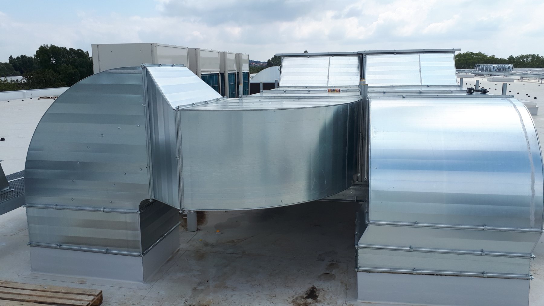 VEAS Székesfehérvár 16000 m2 csarnok gépészeti kivitelezése, 3. kép
